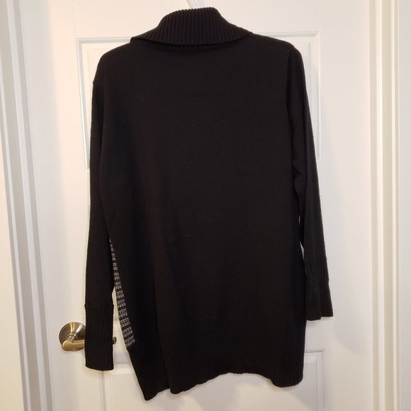 LA Madona Women's Black Grey Knitted Collared Asymmetric Button Sweater-Size: 1X - Picture 5 of 11